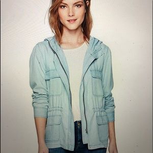BB Dakota NWT Jeslyn chambray jacket